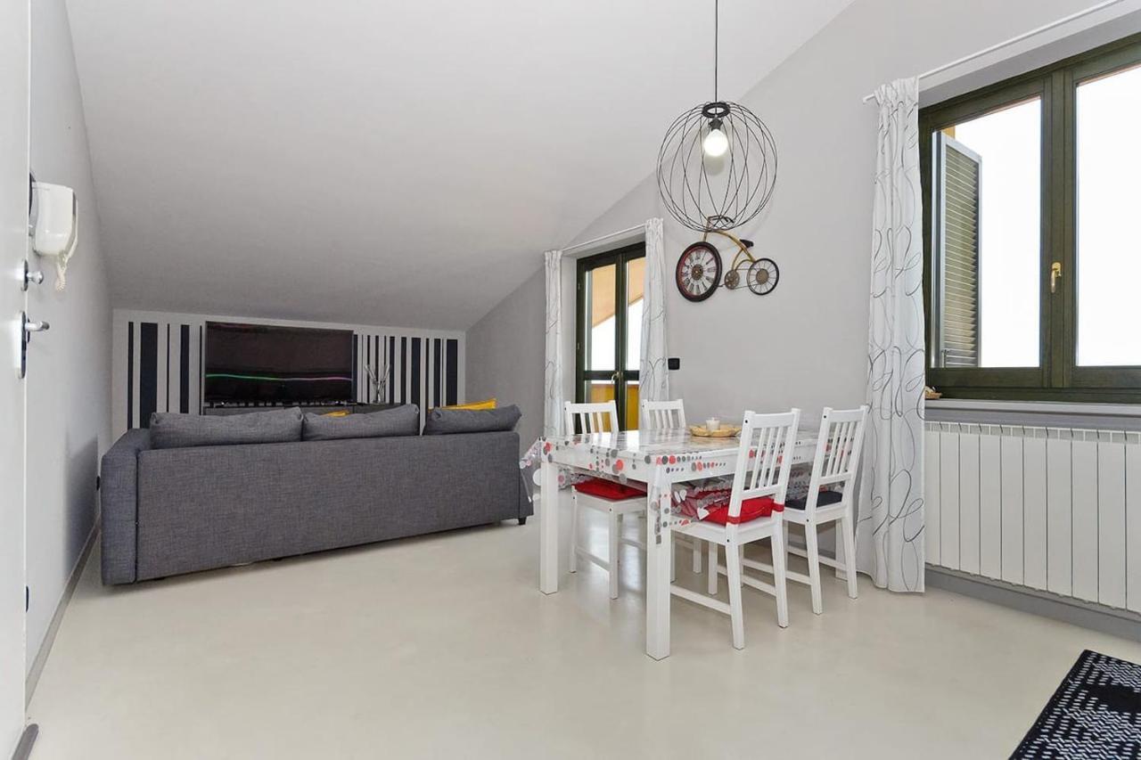 Langhe Belvedere Apartment Monforte D'Alba Bagian luar foto
