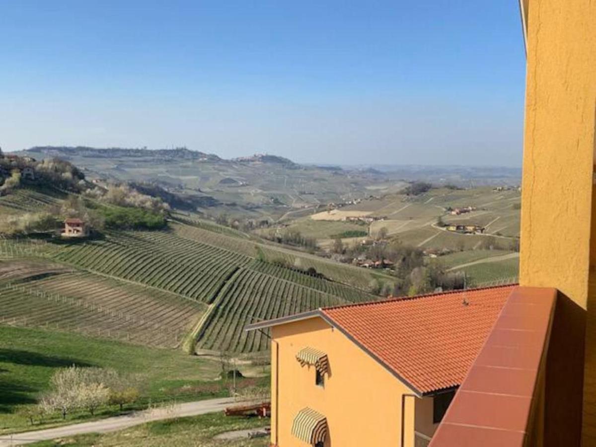 Langhe Belvedere Apartment Monforte D'Alba Bagian luar foto